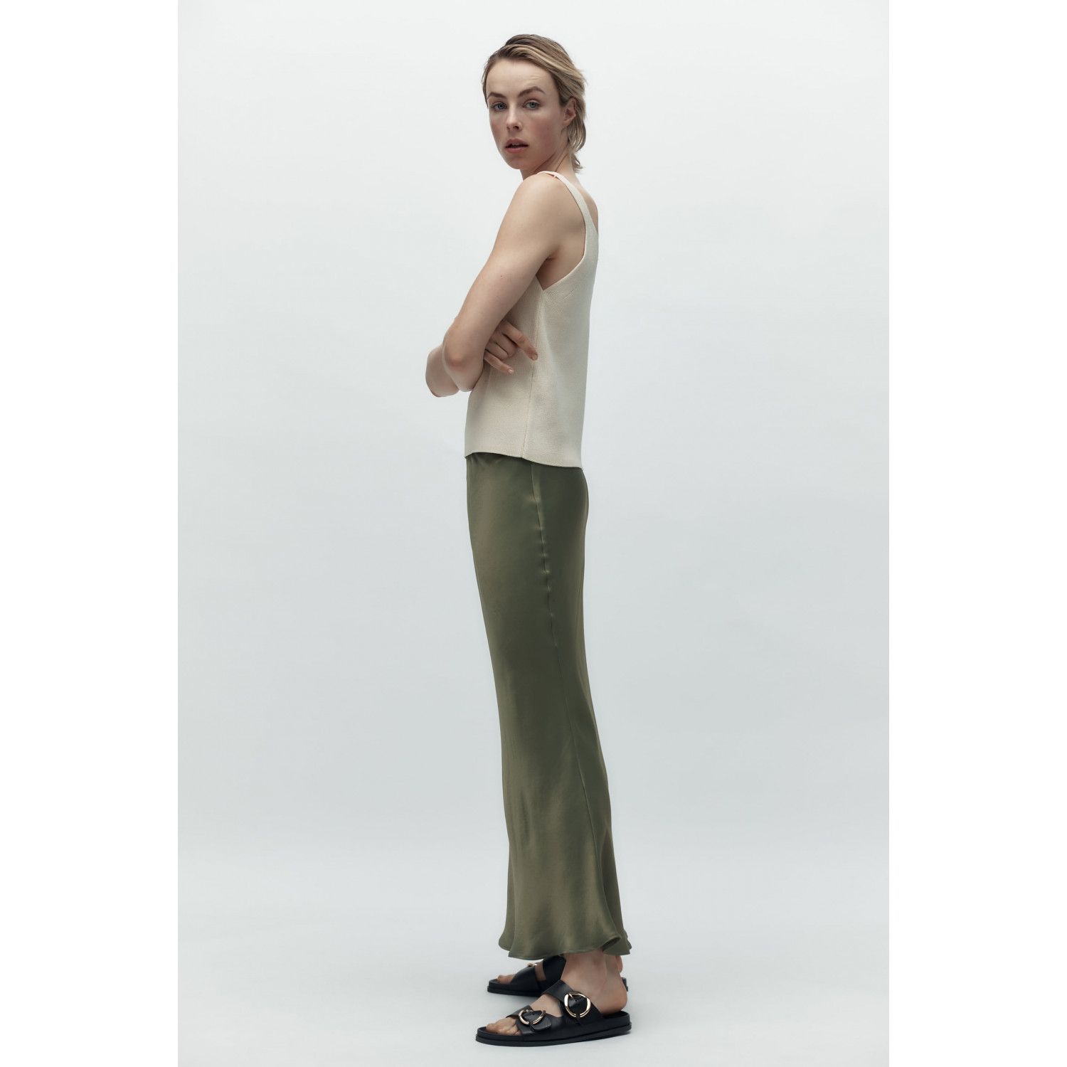 

FLAT BUCKLED LEATHER SLIDER SANDALS