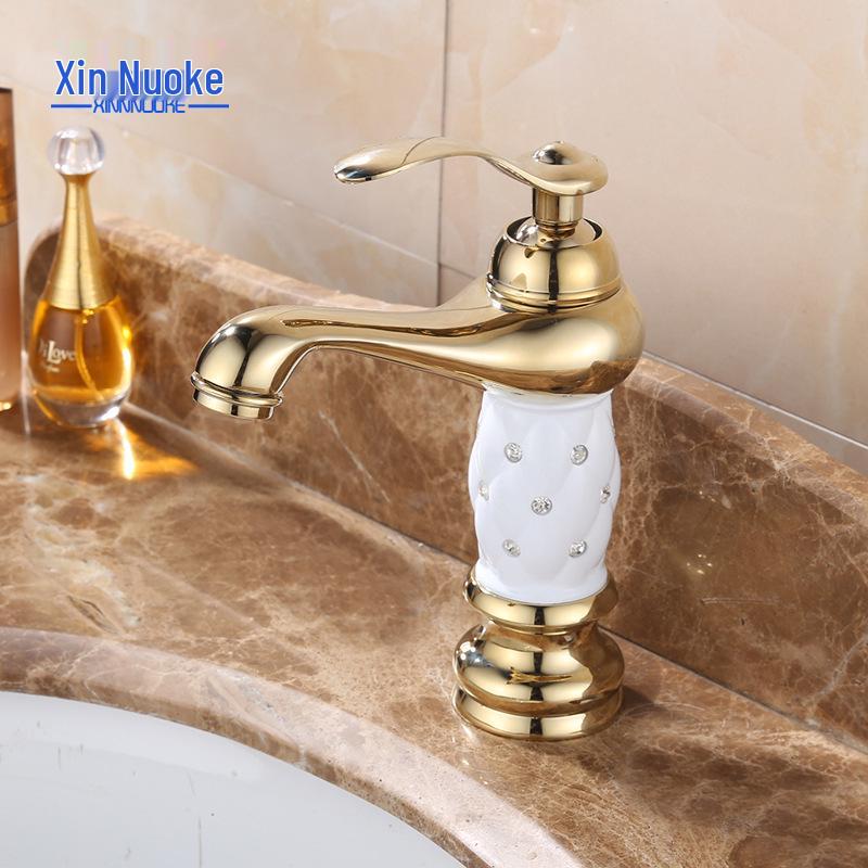 

Европейский антикварный нефритовый медный смеситель для ванной с раковиной из сине-белого фарфора