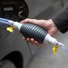 Tragbare manuelle Autokraftstoffpumpe Selbstansaugend Universell Kraftstofftank-Saugpumpe mit Klemme Großer Durchfluss Kraftstoffleitungspumpe
