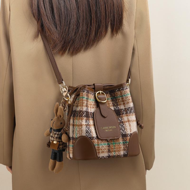 Bags Women's new messenger bags High-end autumn and winter commuting shoulder bags Birthday gifts Bucket bags Bags