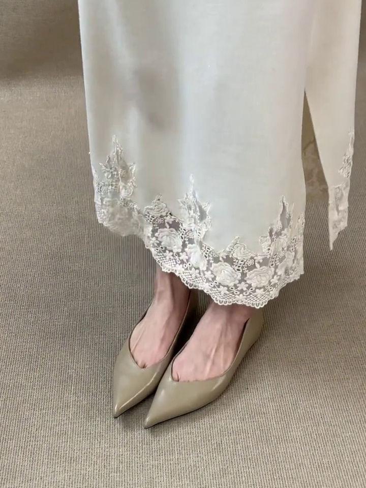 2025 new French minimalist versatile light mouth single shoes women's milk tea color pointed comfortable flat shoes work commuter shoes