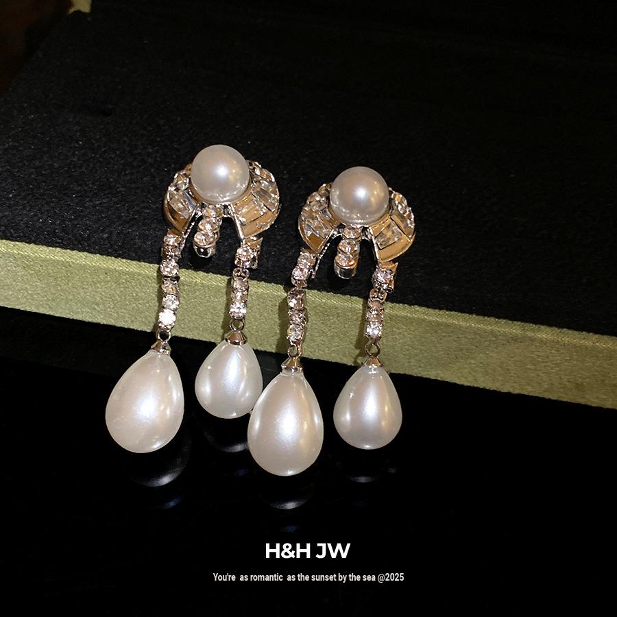Silver Needle Diamond Geometric Pearl Water Drop Earrings Retro Elegant Court Style Stud Earrings Light Luxury Premium Earrings