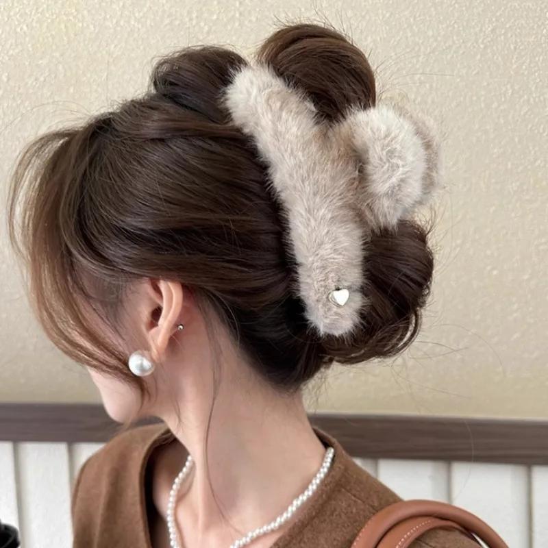 13cm Fluffy Plush Large Hair Claw Clips for Women Girls Big Crab Hair Clip Cute Plush Ponytail Holder Hair Accessories Headwear