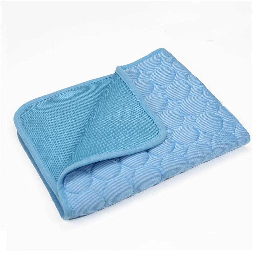 

Summer Pet Cooling Mat Self Cooling Pad for Dog and Cat Waterproof Sleeping Bed Pillow Cushion Pad for Indoor Outdoor Use 70 x 55 CM синій