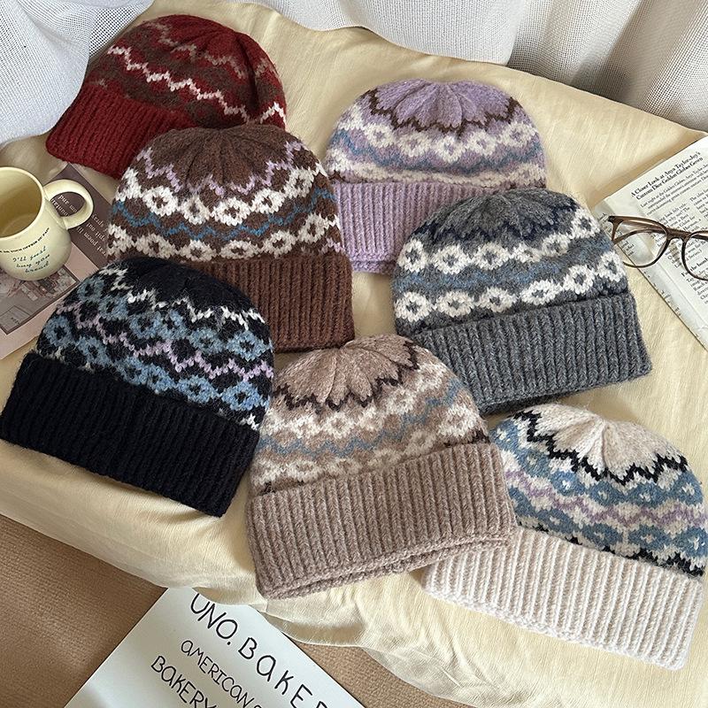 Luochi Women's Fair Isle Style Knitted Wool Winter Hat - Retro Warm, Face-Slimming, Slouchy Design