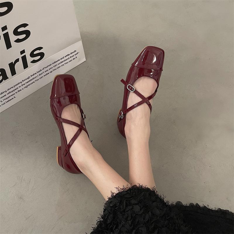 Silberne Einzelne Schuhe Damen 2025 Frühling neu vielseitig leichter Mund Retro Mary Jane Schuhe