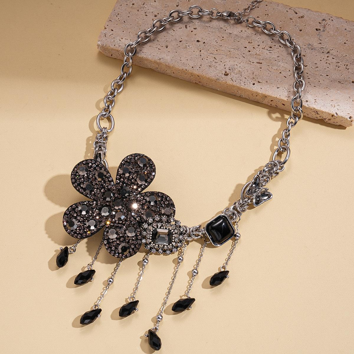 Dark Wind Diamond Glass Flower Fringed Sweater Necklace Personalized Premium Items