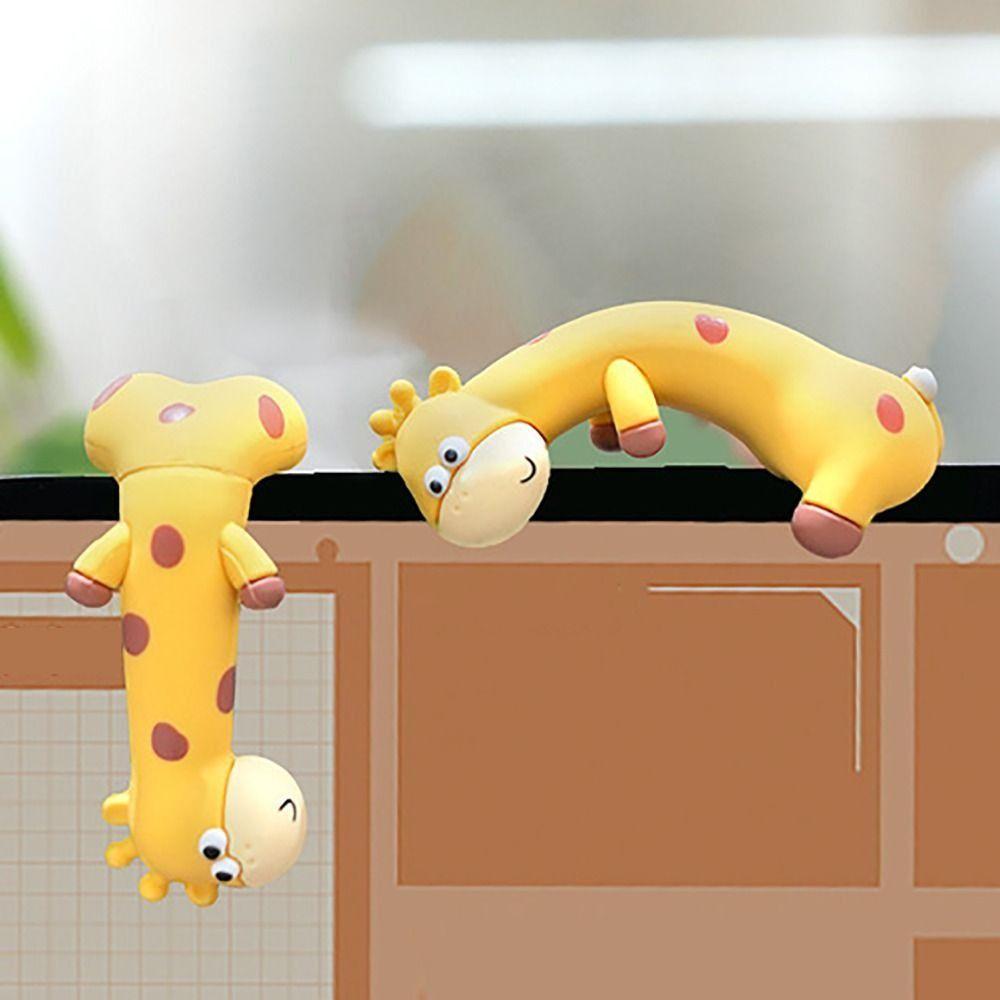 Lying Animal Computer Monitor Decor Mini Dolls 3D Desk Toy Giraffe Screen Figurine Kawaii Navigator Screen