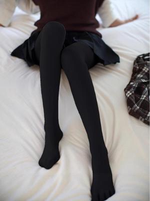 Women's 3D Hip-Lifting High-Waist Black Tights with Abdomen Control - Non-See-Through, Footed, for Autumn/Winter