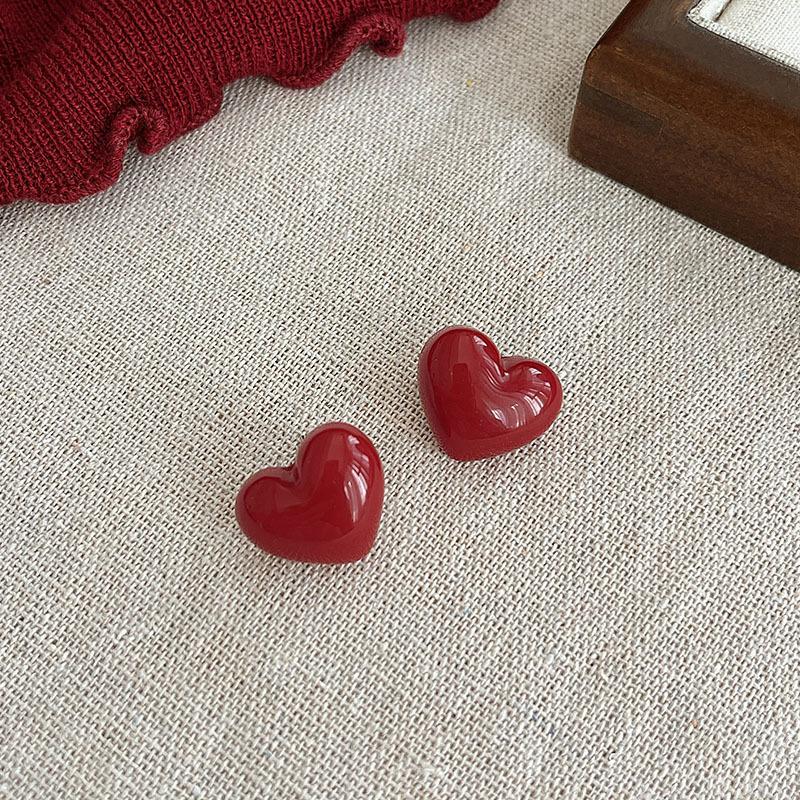 Beanie Pearl Stud Earrings in Vintage Red, Suitable for Ear Piercing, Ear Barb Without Removal Jewelry.