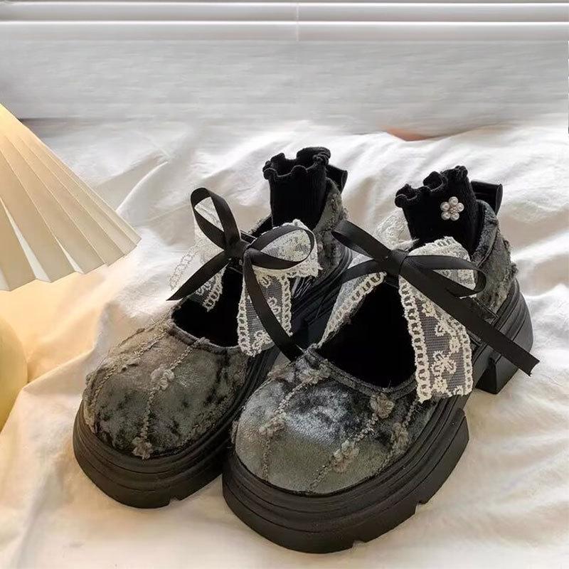 

Новые женские туфли на толстой подошве и с большим носком с неглубоким вырезом 40 серый