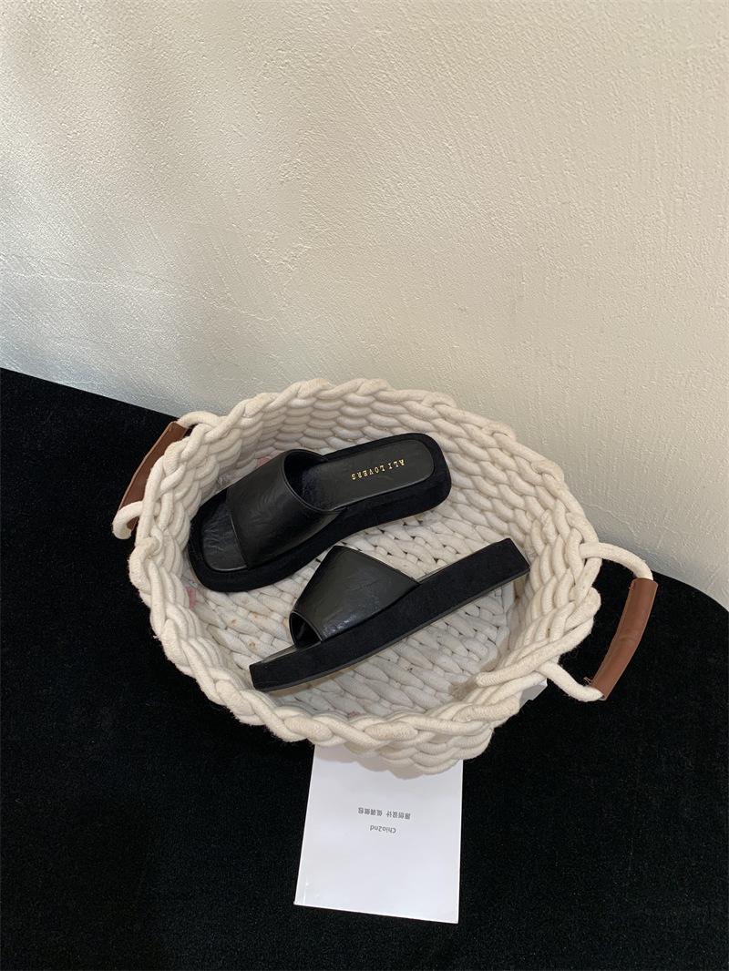 

Soft sheepskin~ Small people increase their height, thick-soled cool slippers, women s shoes wear 2025 new summer leopard print one-word drag 40 чорний