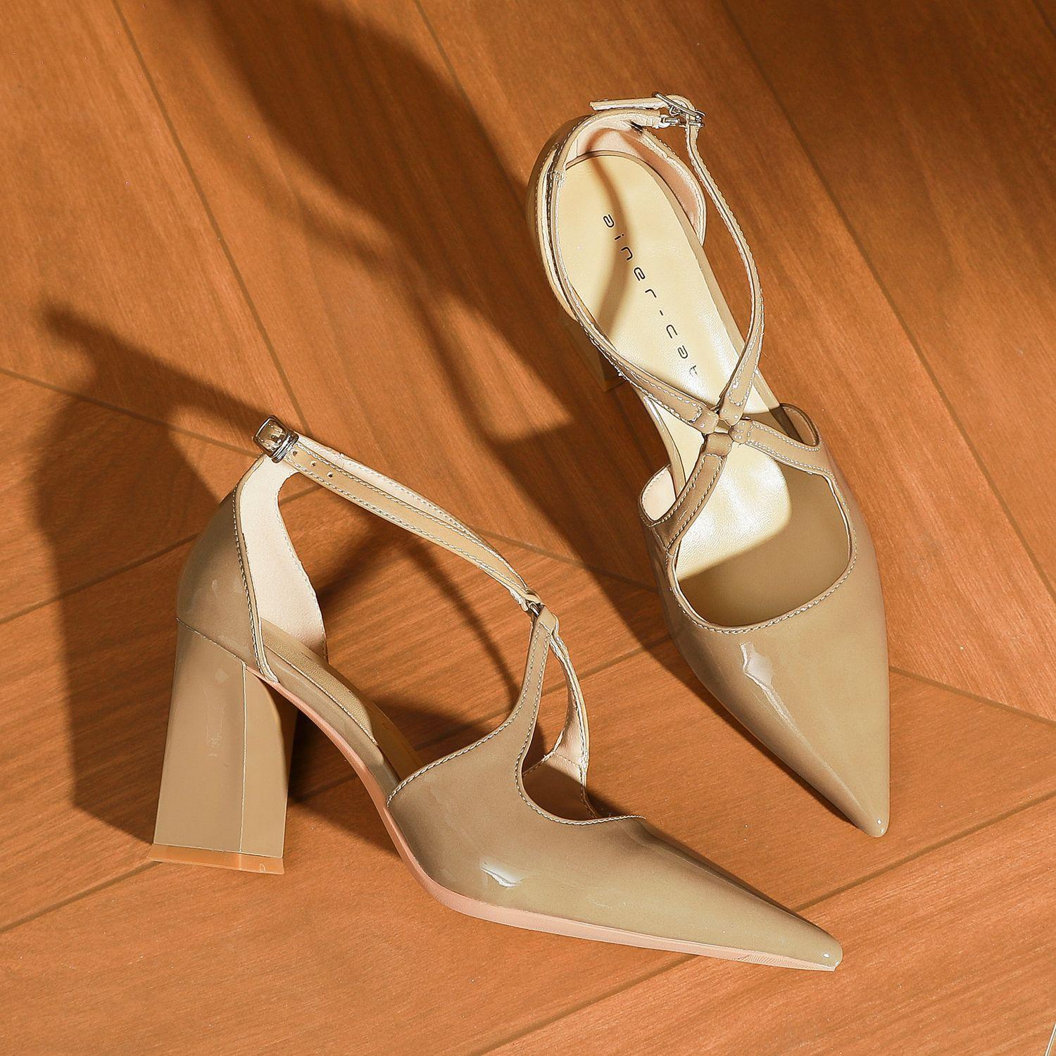 

89809 [sheepskin] high heels women s thick heel 2025 new French pointed hollow cross strap single shoes 39