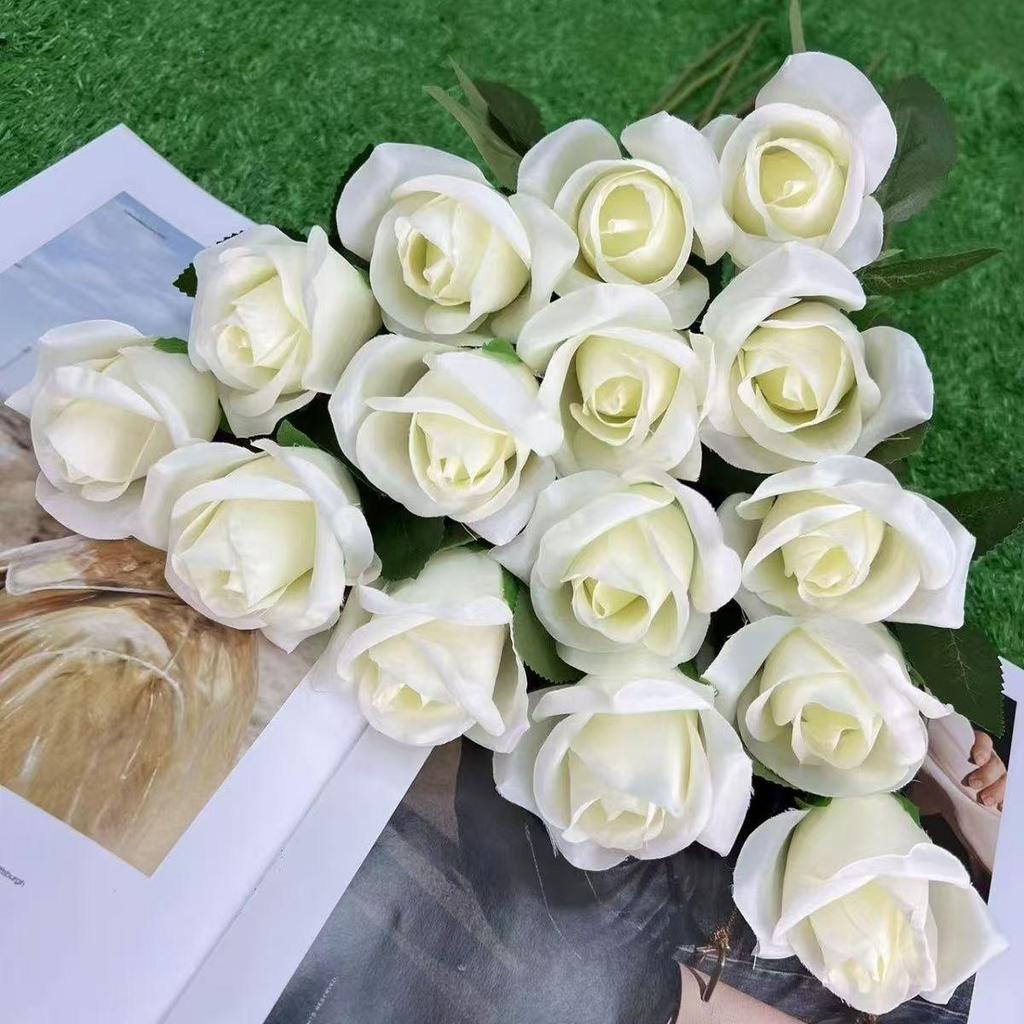 Cachoeira de Parede de Rosas de Seda - Flanela Vermelha Decoração de Casamento e Dia dos Namorados