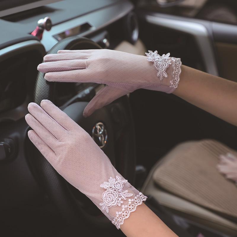 Women's Summer Lace Sunscreen Gloves - Thin, Breathable, Touchscreen, Elastic, Short Ice Silk for Driving and Riding.
