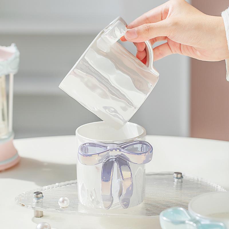 Elegant Bow Ceramic Mug - Luxury Gift for Friends and Office