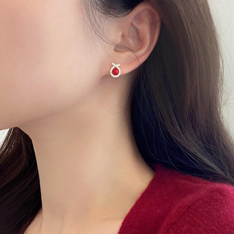 S925 Silver Red Bead Rhinestone Stud Earrings - Korean Style Simple Personality, Perfect New Year Gift, Niche Temperament Ear Ornament.