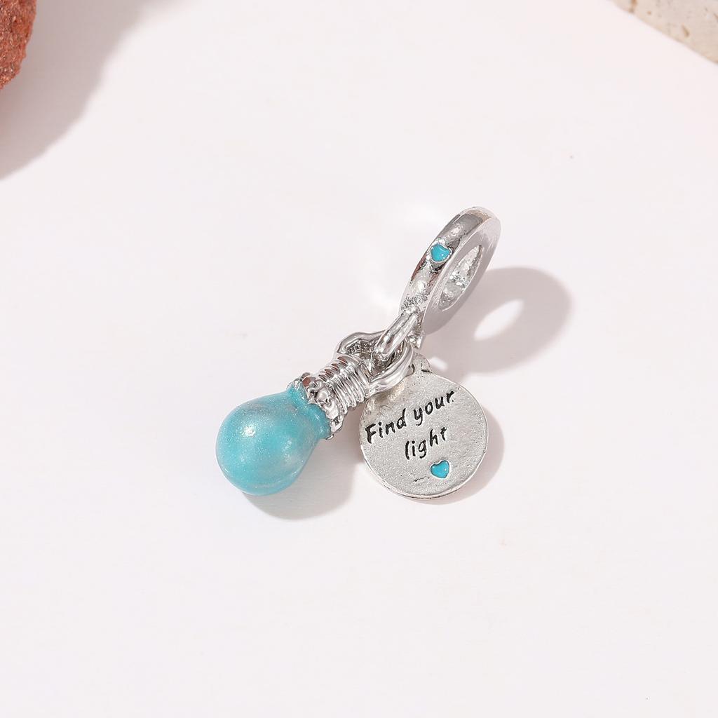 Nové originální slitinové korálky Hudební buben Kytara Visací přívěsek Červený taneční smalt Pasuje na náramek Bangle Diy Dámské šperky Dropshipping