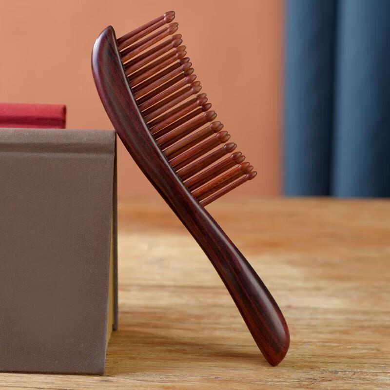 Коричневая подарочная коробка с расческой из черного палисандра Mujiang