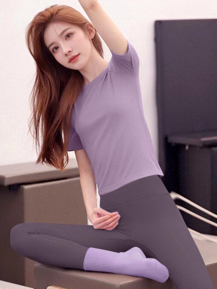 2026 Women's Stunning Slim-Fit Yoga & Pilates Short Sleeve Sport Top