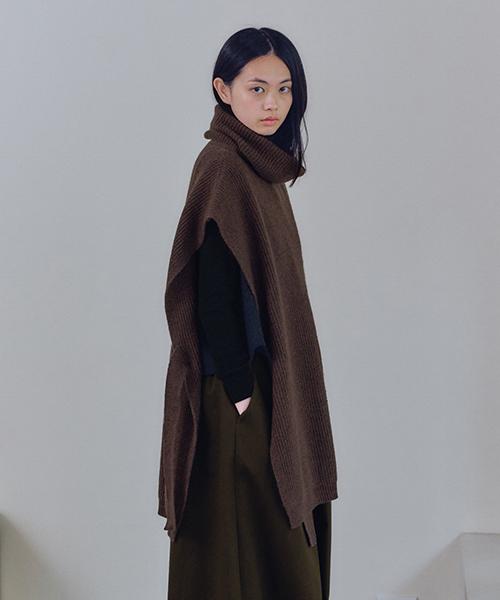 Mallen Unisex Knit Turtleneck Vest Brown