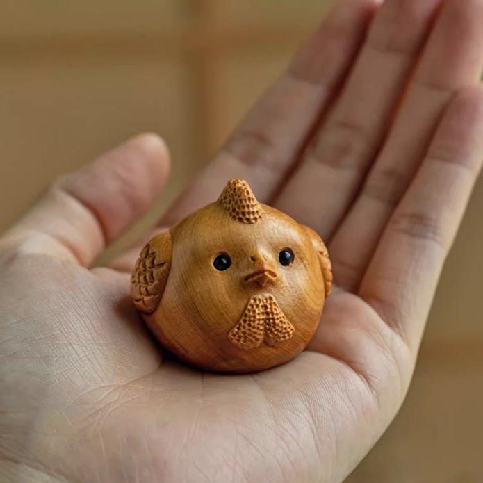 Handheld Zodiac Animal Thuja Wood Carvings: Cute Office Desk Healing Gifts