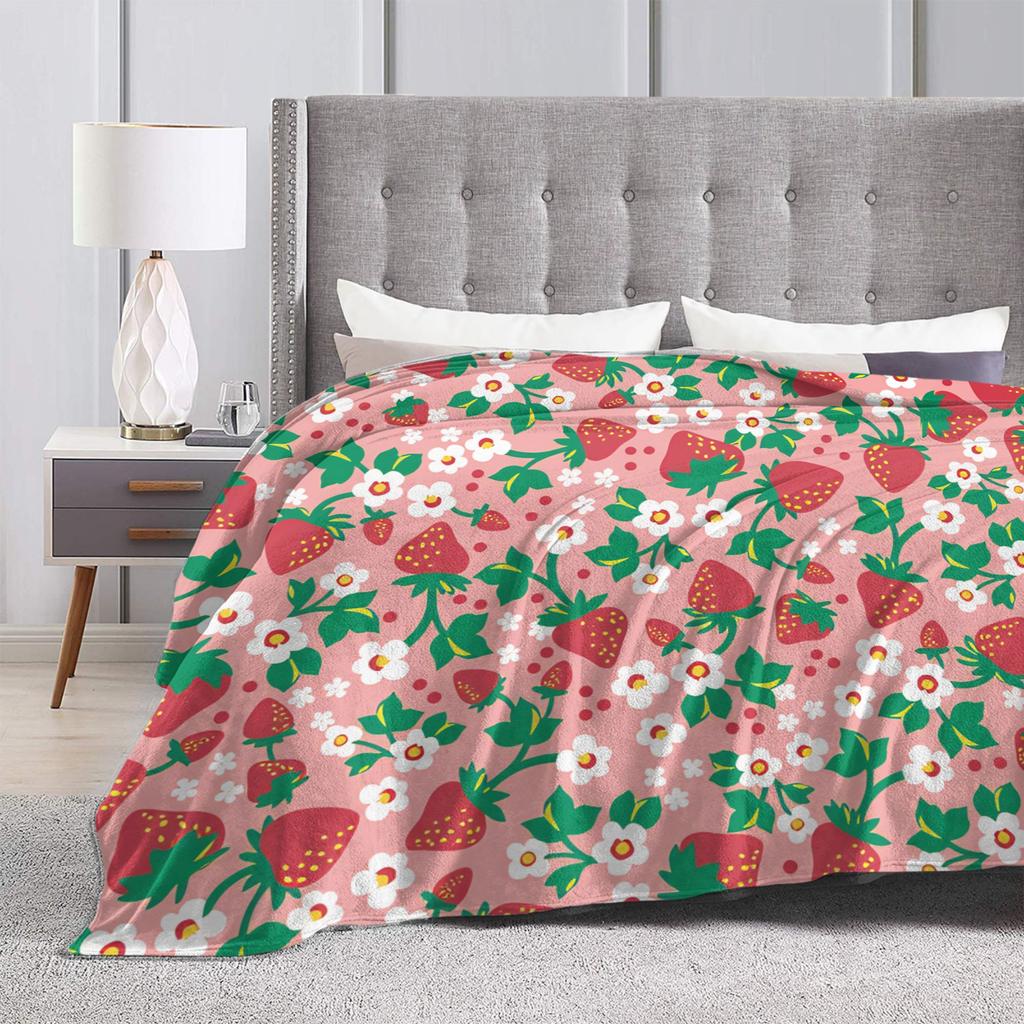 Pink Strawberry Print Flannel Blankets Warm Soft Bedding Throws for Outdoor Picnic Novelty Bedspread Sofa Bed Cover