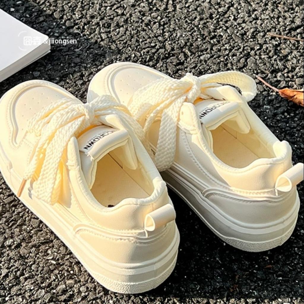 Little white shoes women's shoes Korean with skirt 2025 new spring shoes children ins tide niche versatile board shoes
