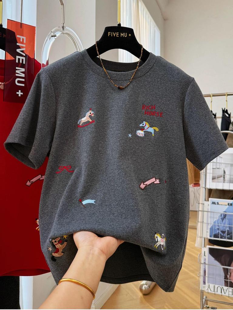 Women's Gray Pony Print Short-Sleeve T-shirt: 2026 Early Spring Slimming Loose Fit