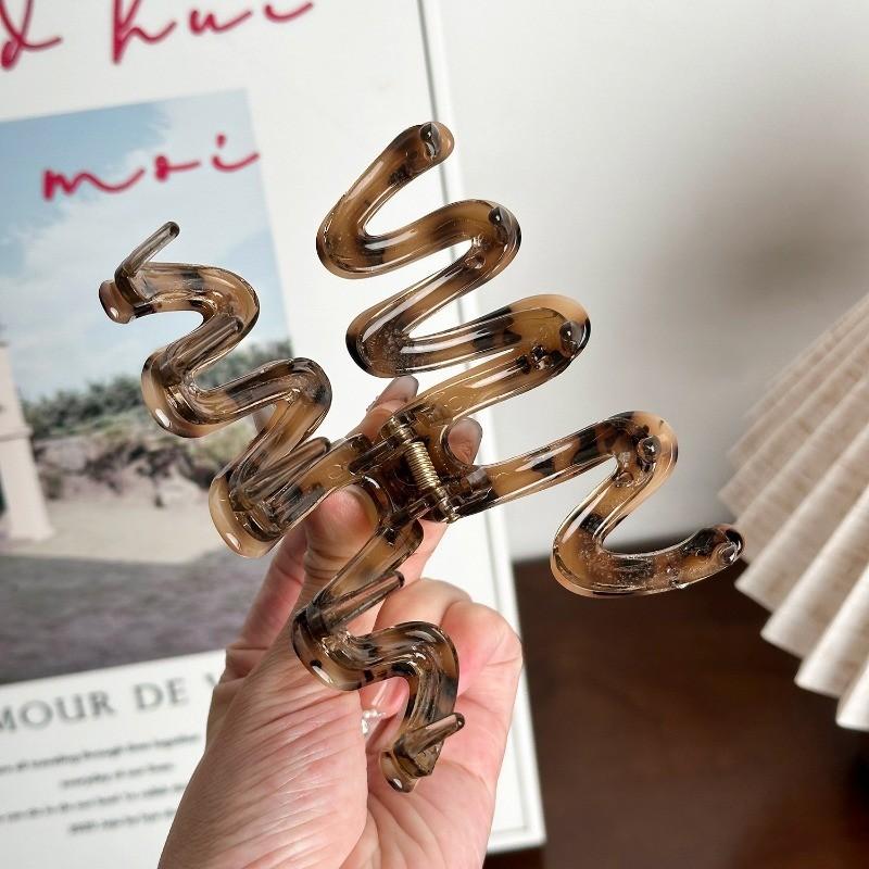 Large Acrylic Hair Clip Women Wavy Amber Premium Shark Clip Simple Versatile Hair Accessories