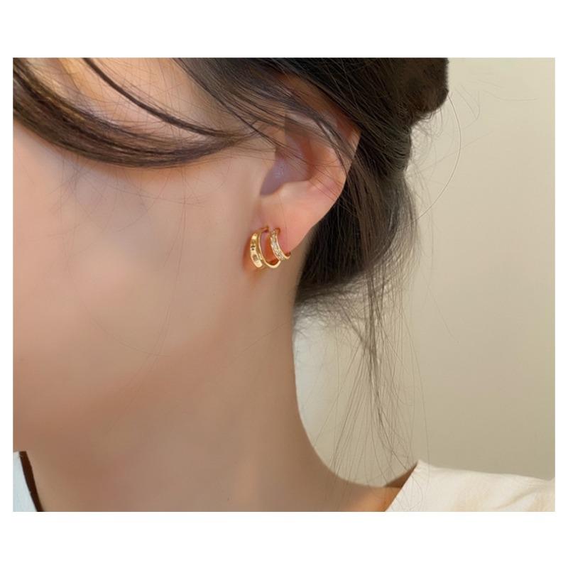 Women Elegant Niche Design Luxury Geometric Double C Circle Stud Earrings