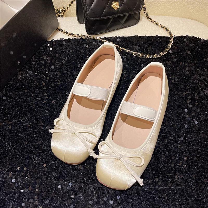 

2025 Женские туфли Мэри Джейн Балетки Женские с бантом Туфли из шелкового атласа Круглый носок Плоские Женские Большого размера Обувь с мелким вырезом Zapatos 35 шампанского
