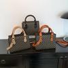Fashionable Vintage Quilted Pu Leather Handheld Bag For Women Winter Street Style