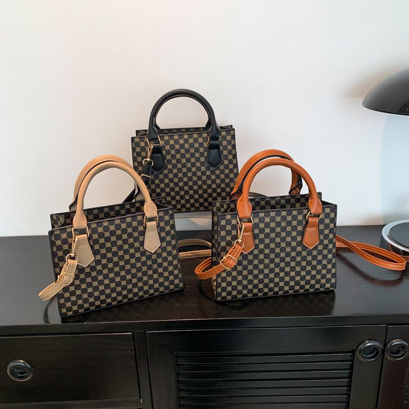 Fashionable Vintage Quilted Pu Leather Handheld Bag For Women Winter Street Style
