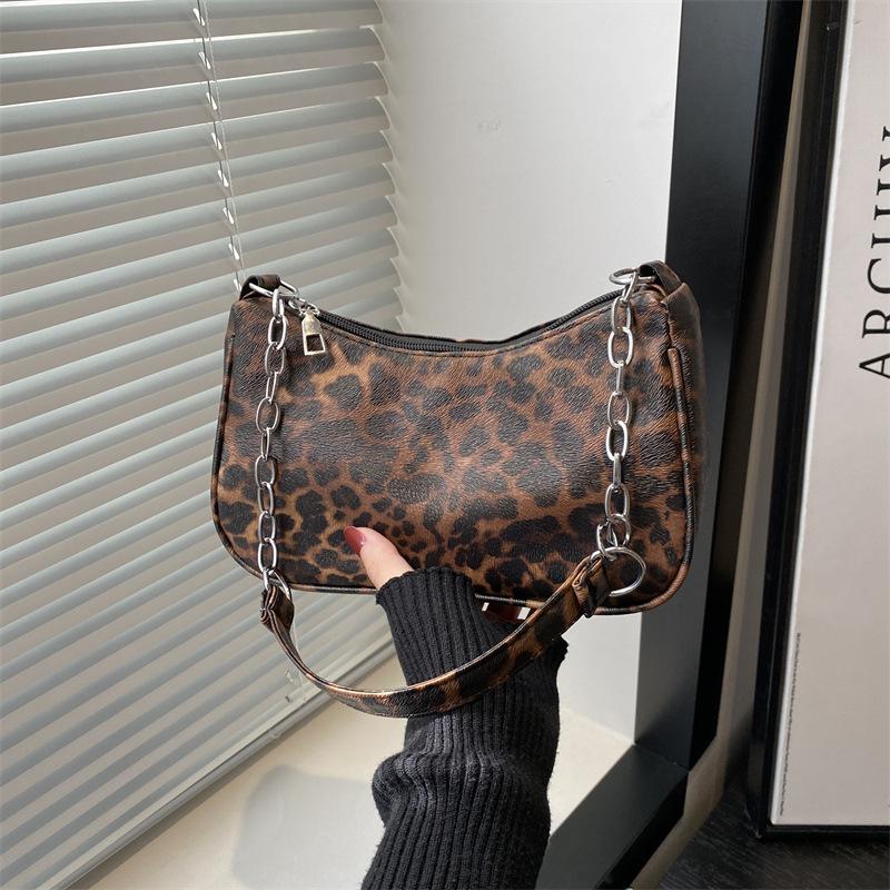 Niche Design Shoulder Bag Versatile Popular New Bag Foreign Style Handbag Fashionable Retro Leopard Print Underarm Bag