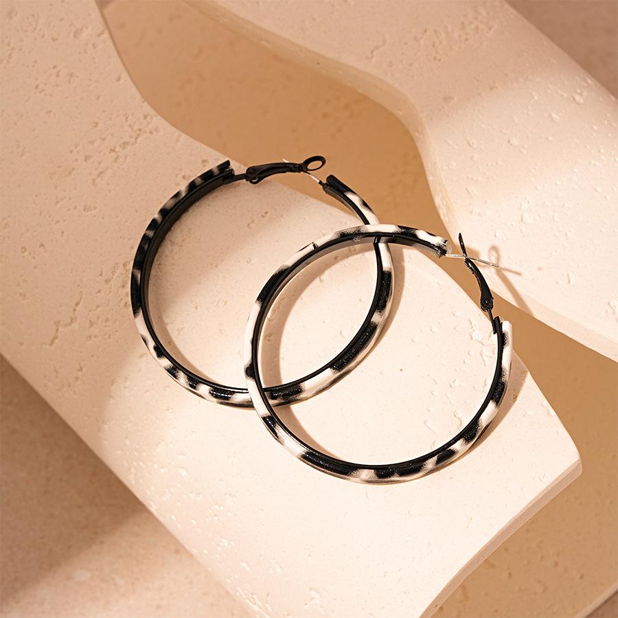 Retro Leopard Print Geometric Circle Earrings - High-End Statement Jewelry for Women