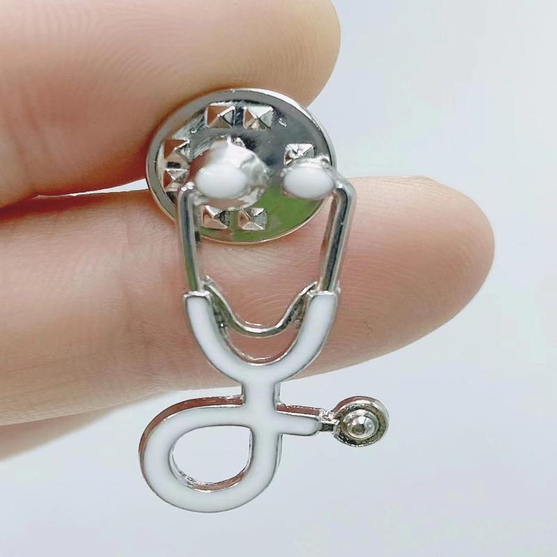 Stethoscope Enamel Lapel Pin Vibrant Multicolor Design Durable Badge for Medical Students Hospital Staff Daily Wear