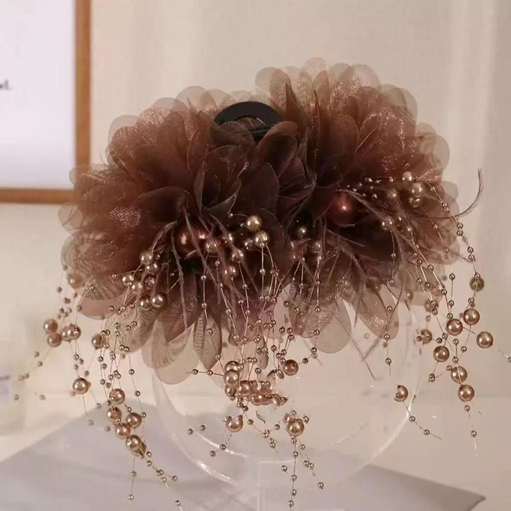 Duży kwiatowy klips ze piór dla kobiet - Wysokiej klasy, przesadny objętościowo dodatek do włosów
