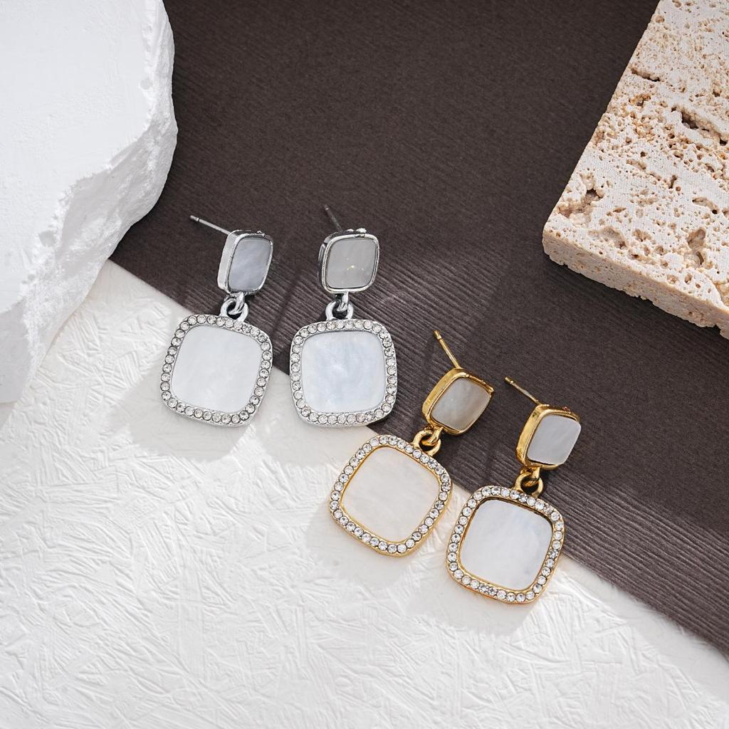 Elegant Geometric Square Earrings for Women - Stylish, High-End Design