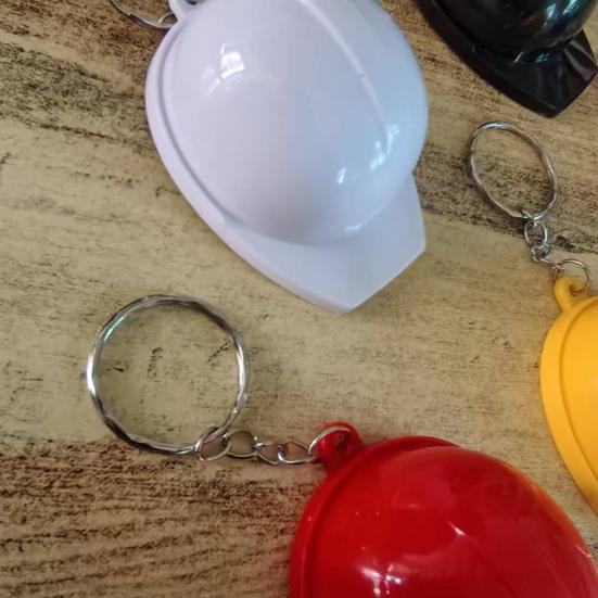 3 st Hjälmformad Nyckelring Mini Bärbar Flasköppnare Metall Hård Glansig Byggarbetsplatsstil Dekorativ Nyckelring