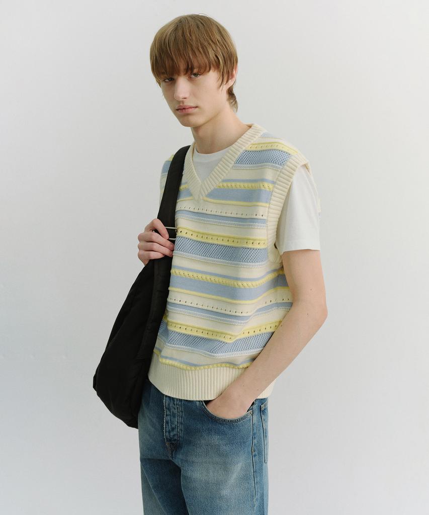 Deonseuteupomaen Crafted Striped Knit Vest_Unisex_Udsw6B123_Cream / Soft Blue