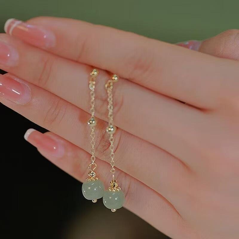 Серьги-кисточки с тремя бусинами из зеленого нефрита: Простые, Элегантные, Универсальные Длинные Серьги, Идеальный Подарок для Лучшей Подруги