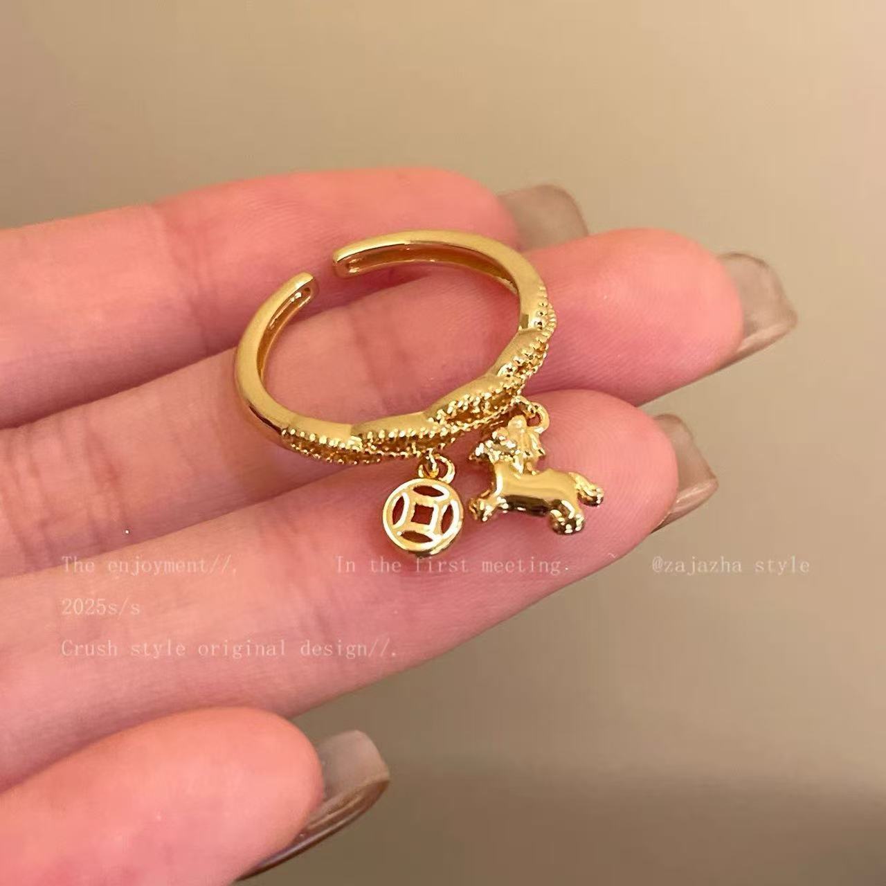 

Gold pony copper coin open ring, retro exquisite index finger ring, natal year design ring. Adjustable opening