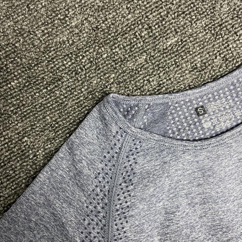 Nahtloser Yogaanzug für Damen: Langärmeliges Punkt-Top & Hochtaillierte Hüfthebende Hose