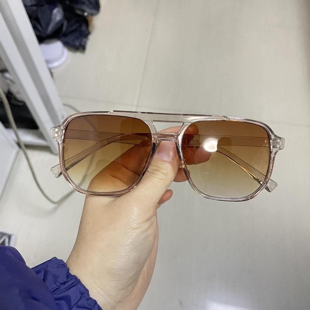 Retro Double-Bridge Sunglasses with Large Ocean Lenses - Fashionable and Simple Design