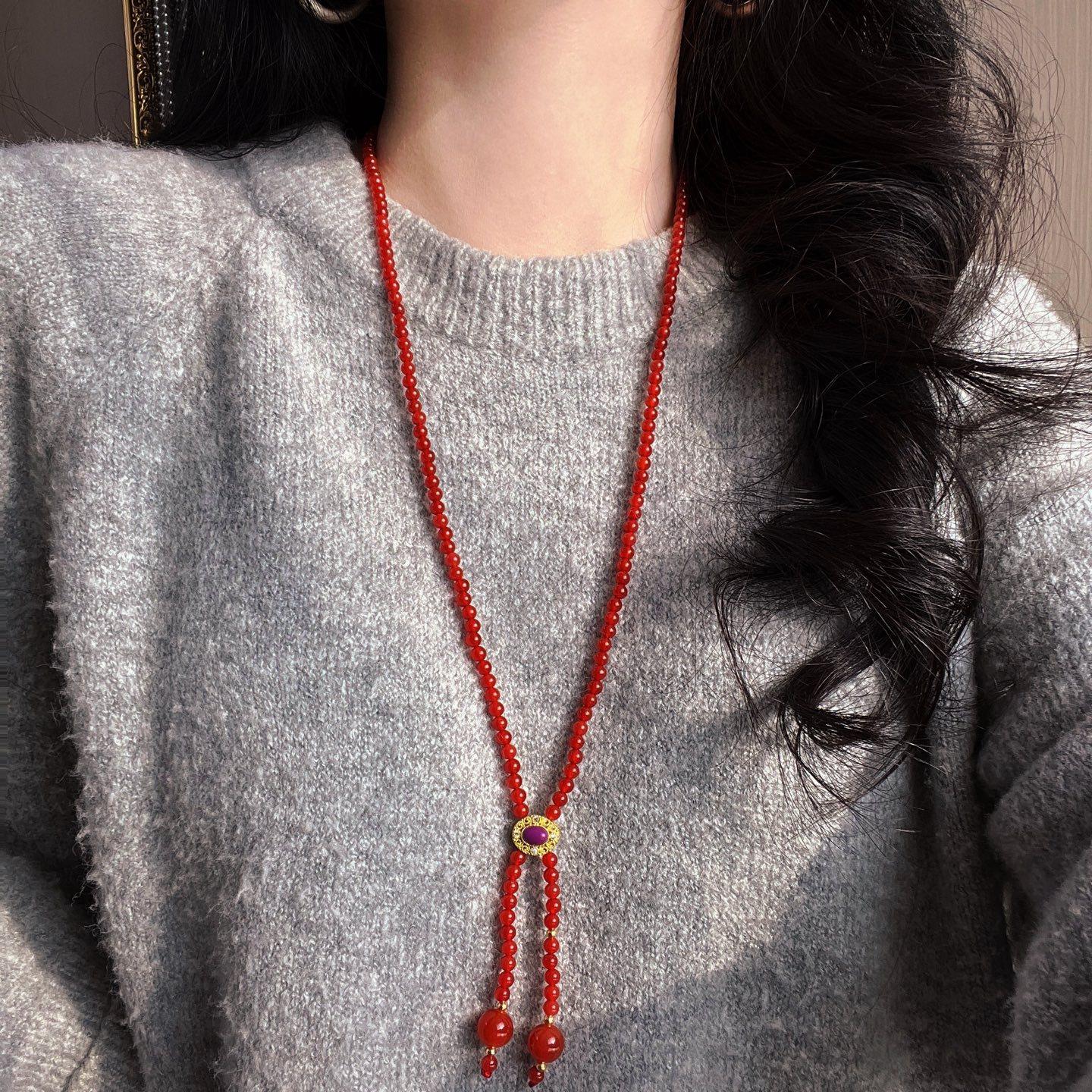 

Vintage High Quality 7A Pigeon Blood Red Chalcedony Design Sense Sweater Chain Necklace Collarbone Chain Female
