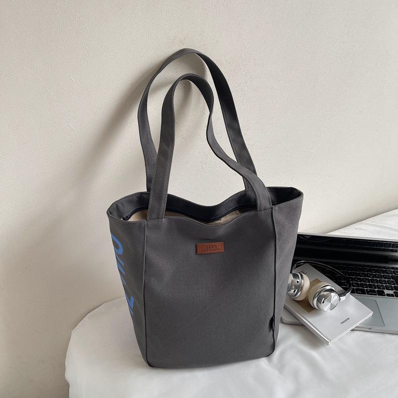 

A Niche Design, Casual, Simple, Fashionable and Stylish Bucket Bag, A Personalized Single-shoulder Bag