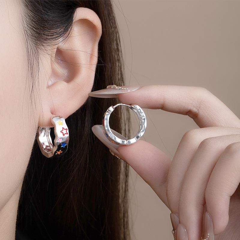 Silver Needle Geometric Heart Hoop Earrings - Retro & High-End Style for a Bold Look