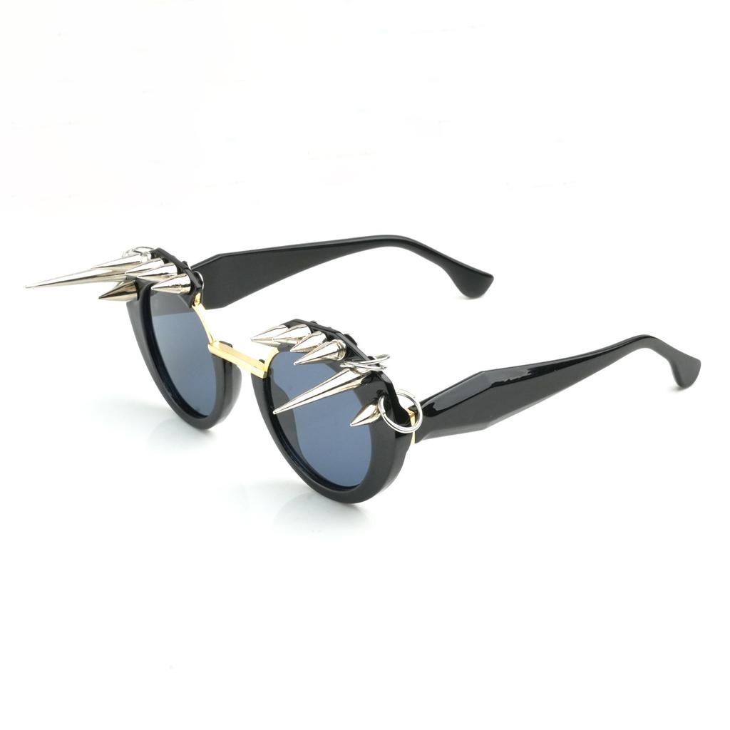 European and American cyberpunk-style, quirky, and unique glasses; rivet-adorned party glasses; trendy round-frame sunglasses