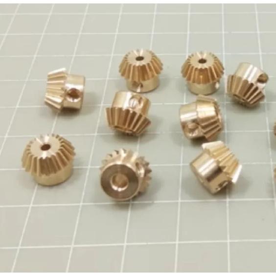 High Precision Brass Bevel Gear Set 0.5 Module 1:2 Ratio 20T/40T, 90-Degree Right Angle Drive for Mechanical Transmission 2MM 4MM